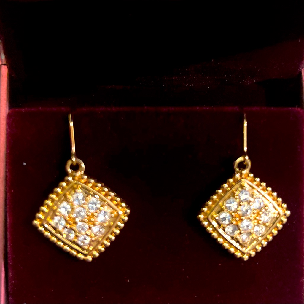 Gold Earrings 16$